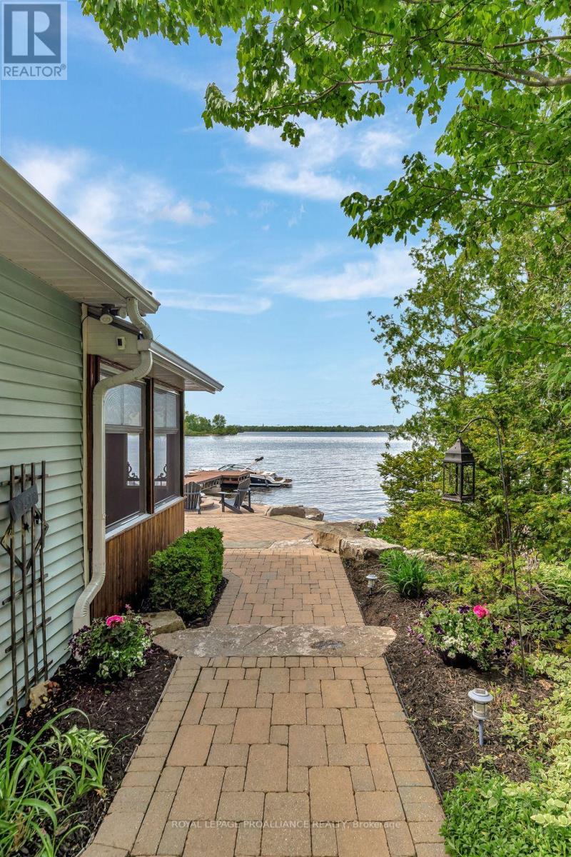441b Massassauga Road, Prince Edward County, Ontario  K8N 4Z7 - Photo 8 - X12180243