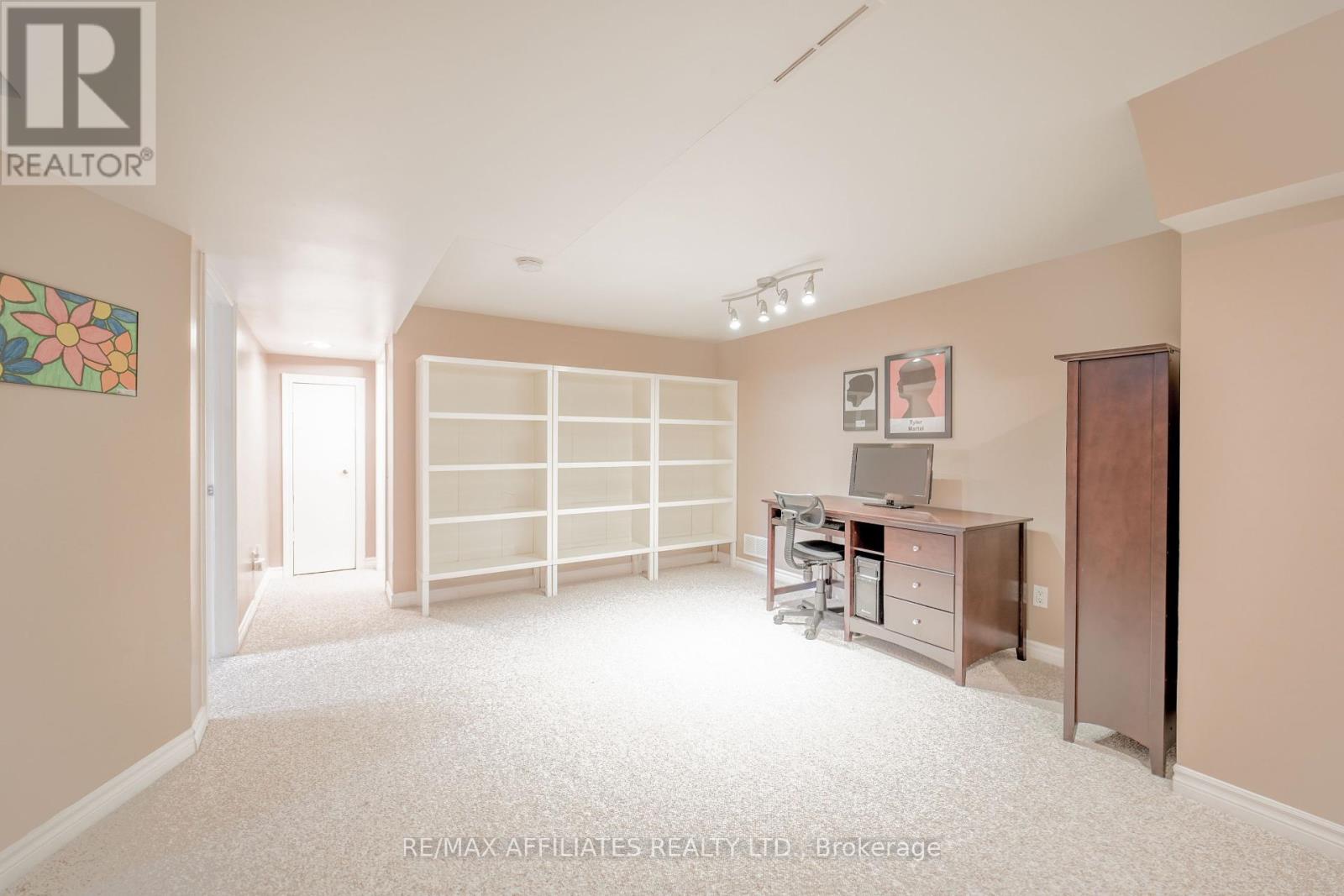 17 Uxbridge Crescent, Ottawa, Ontario  K2L 1P6 - Photo 27 - X12180218