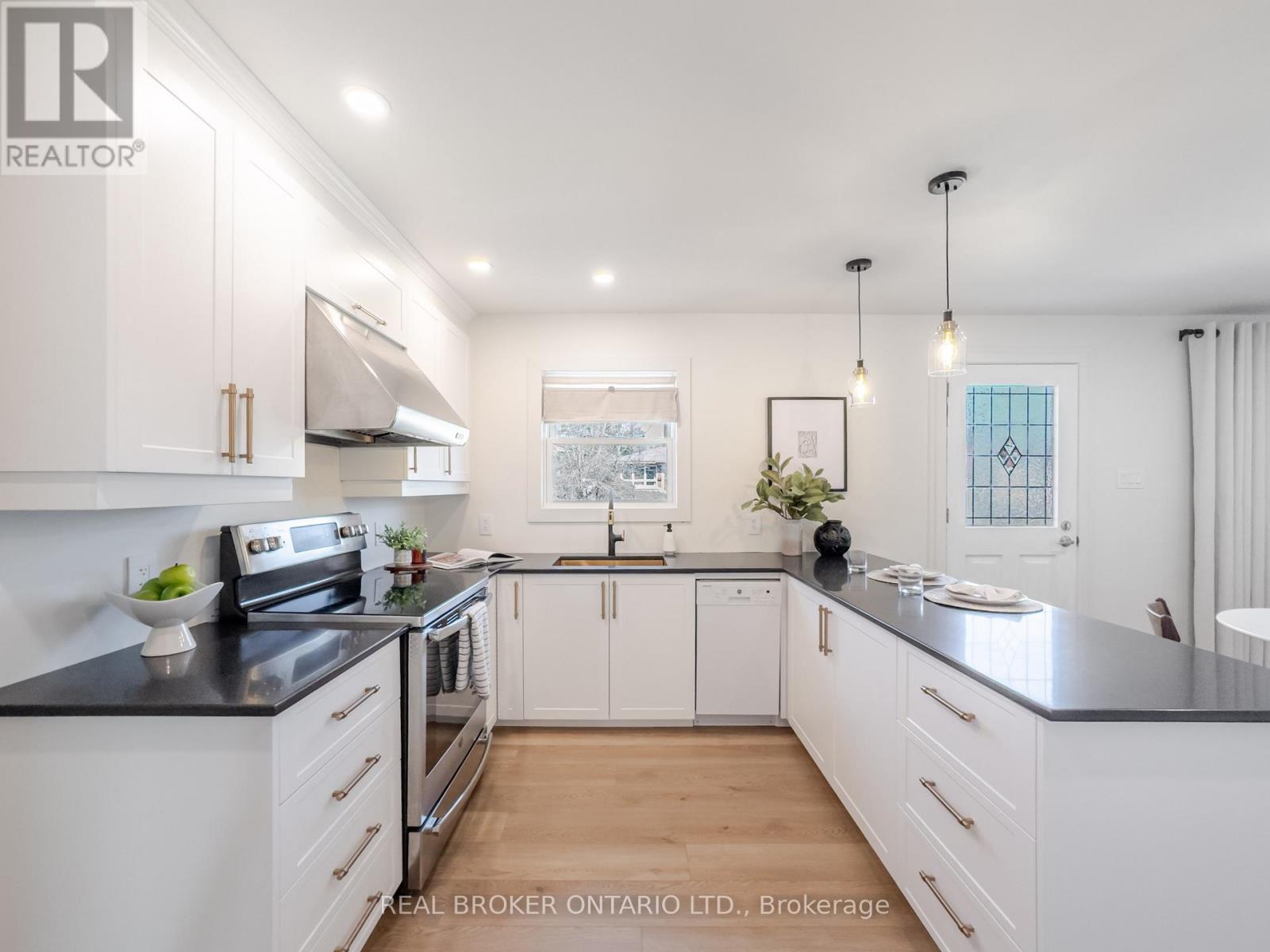 1670 Athans Avenue, Ottawa, Ontario  K1T 1L1 - Photo 8 - X12180259
