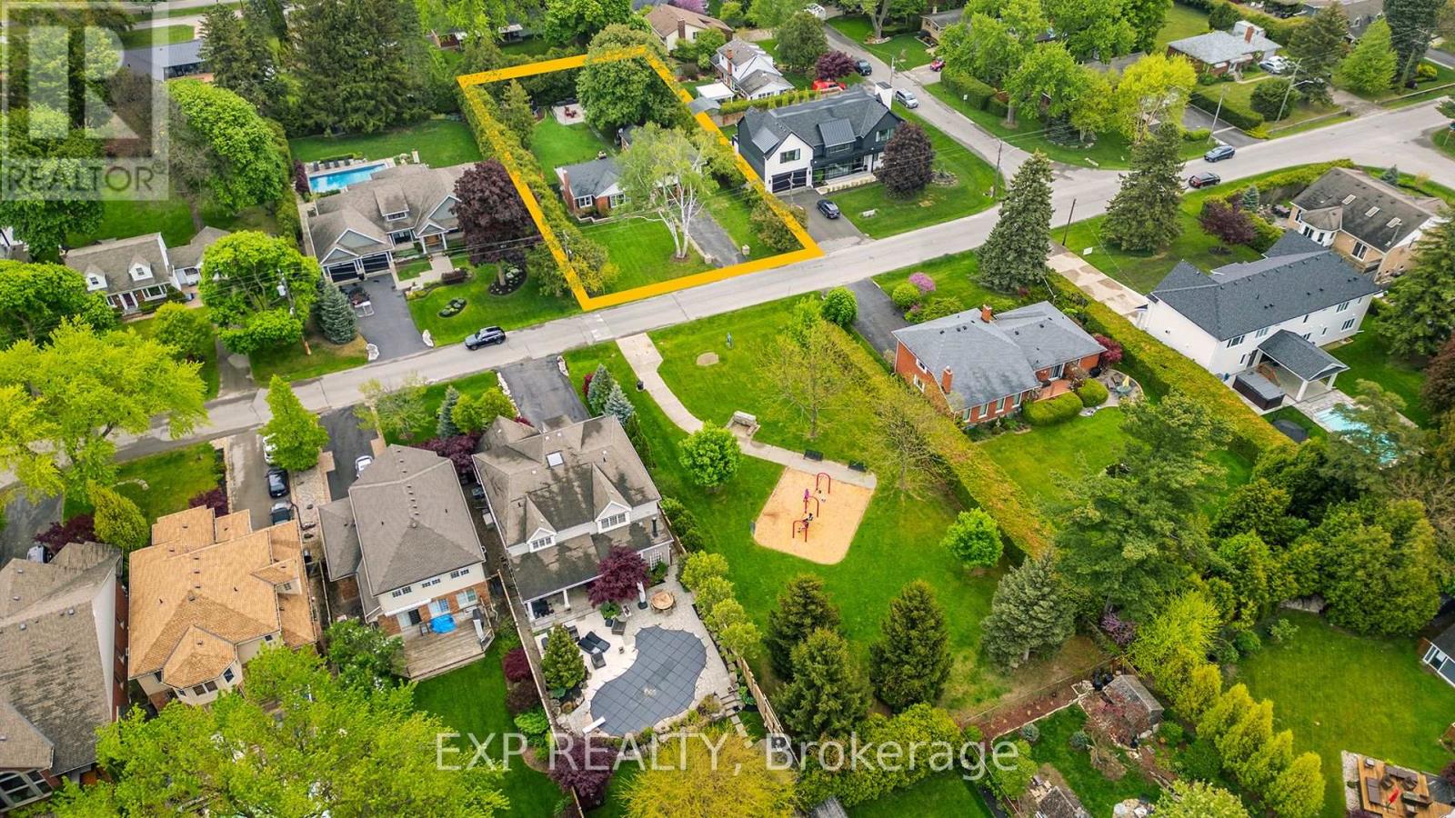 951 Gorton Avenue, Burlington, Ontario  L7T 1S6 - Photo 6 - W12174975