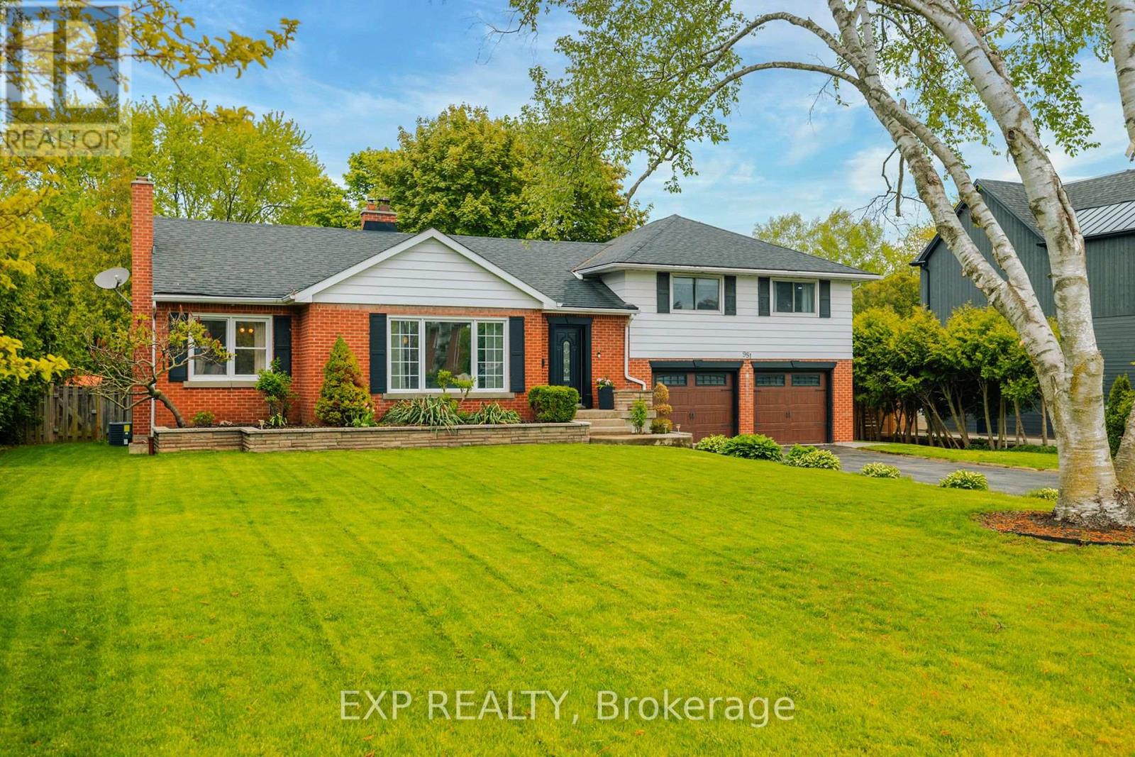 Property at 951 GORTON AVENUE image 3
