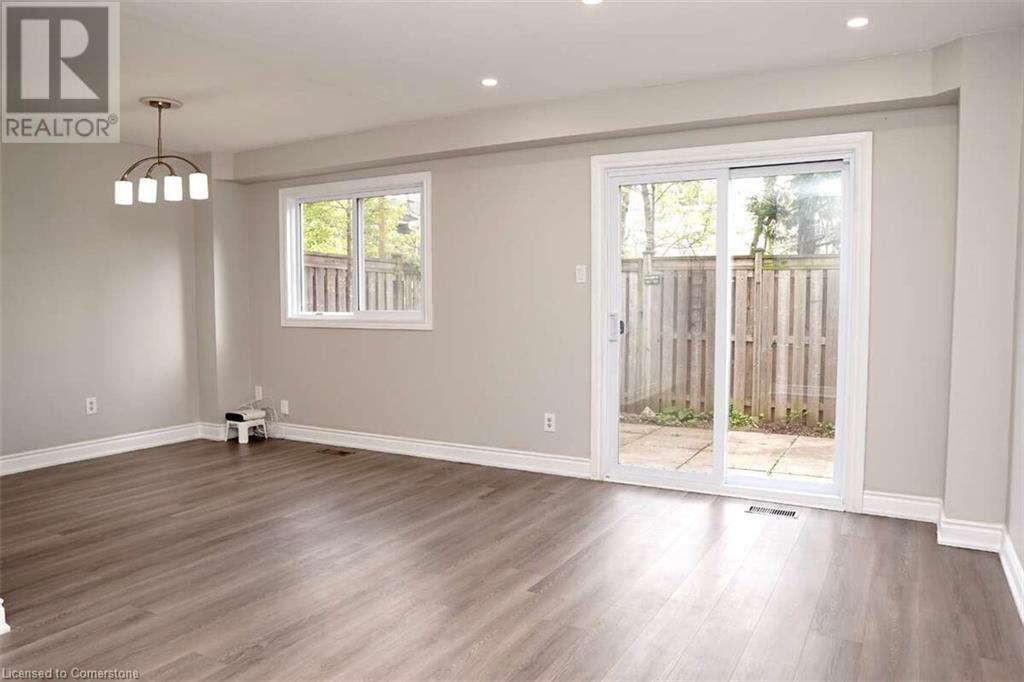 548 Sheraton Road Unit# 40, Burlington, Ontario  L7L 4B2 - Photo 2 - 40734410