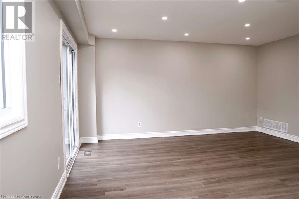 548 Sheraton Road Unit# 40, Burlington, Ontario  L7L 4B2 - Photo 3 - 40734410