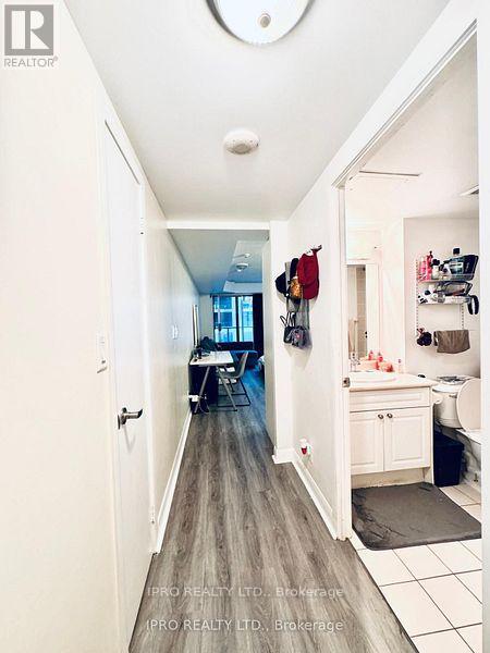 Property at 413 - 600 FLEET STREET W image 2