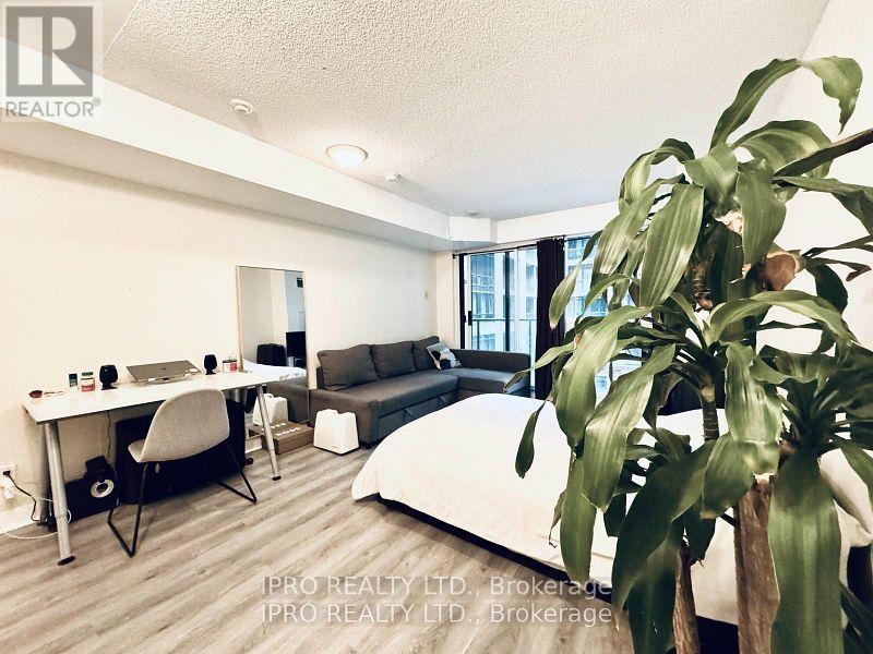Property at 413 - 600 FLEET STREET W image 5