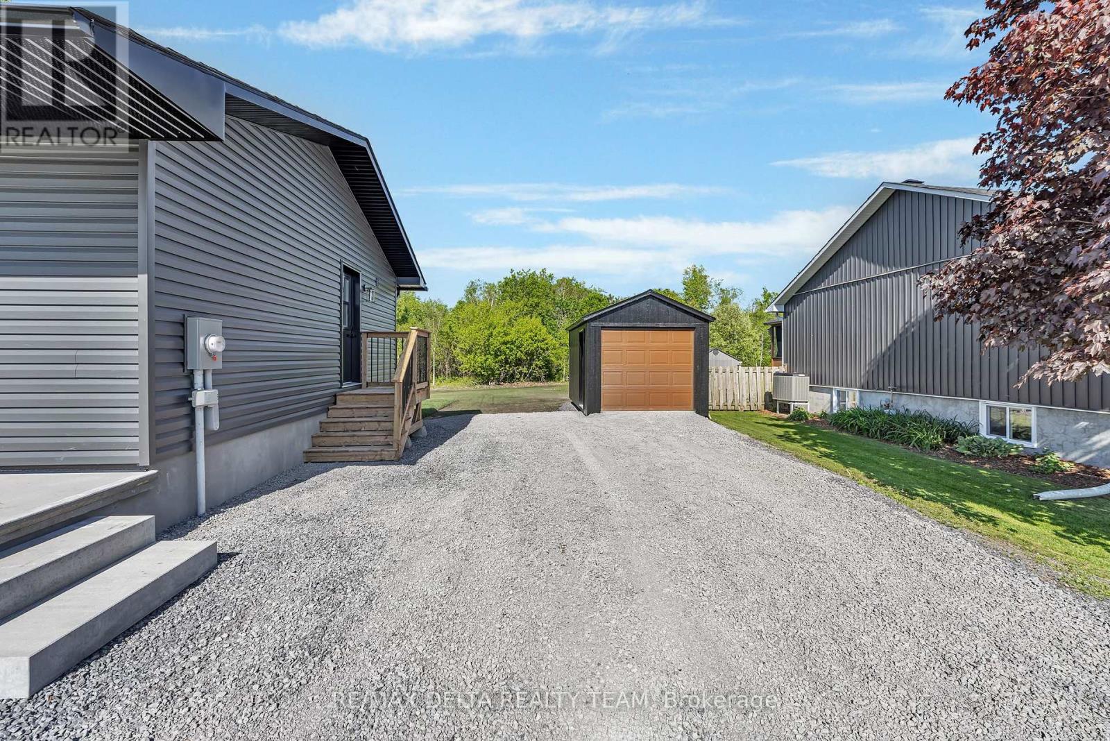 2075 Landry Street, Clarence-Rockland, Ontario  K0A 1N0 - Photo 34 - X12180287