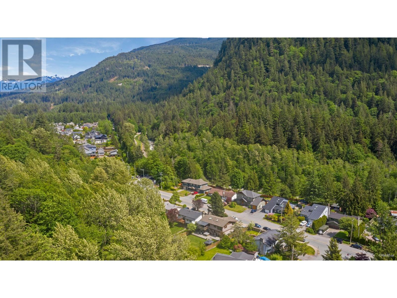38582 Westway Avenue, Squamish, British Columbia  V8B 0L6 - Photo 37 - R3008636