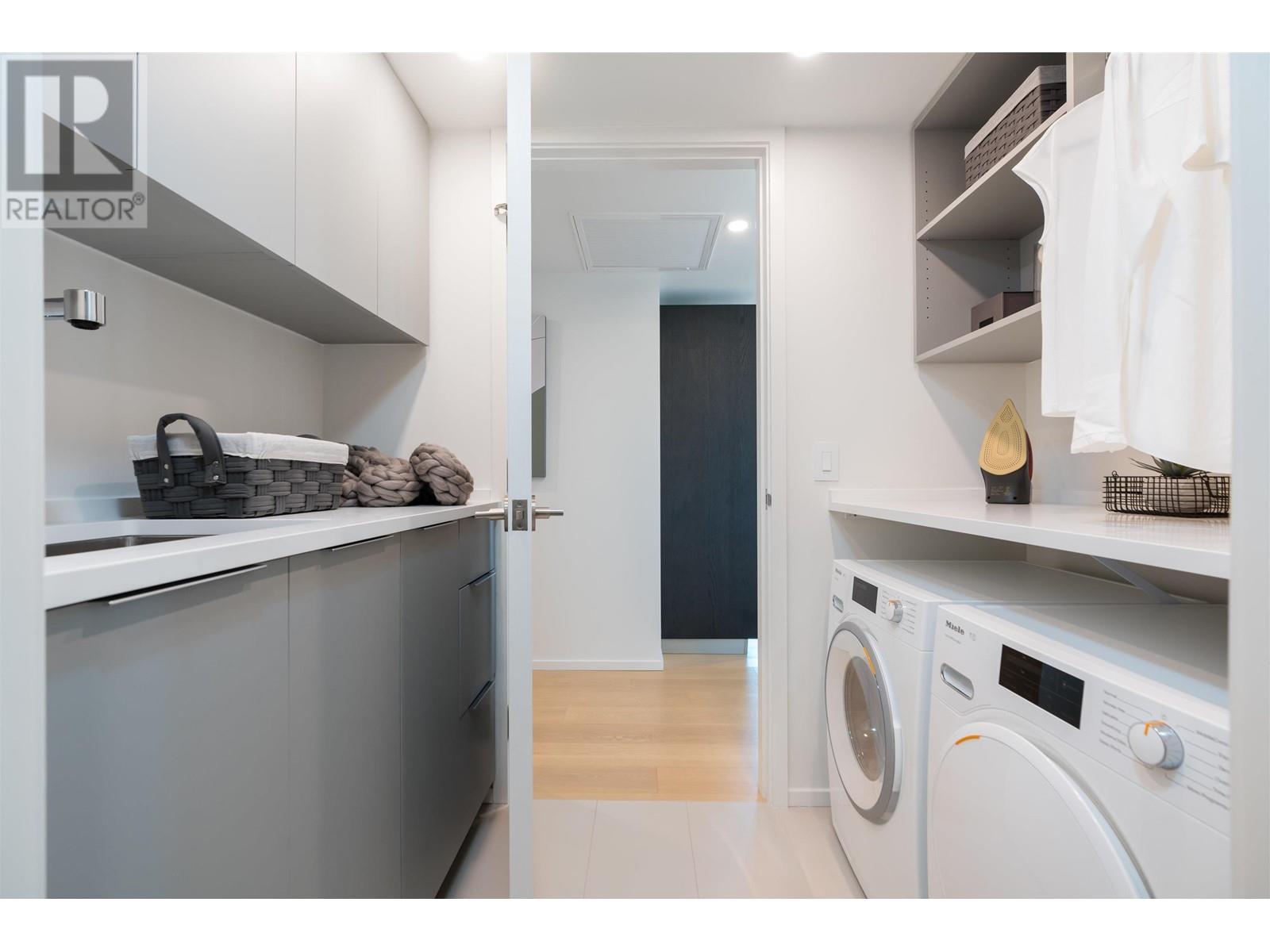 360x 889 Pacific Street, Vancouver, British Columbia  V6Z 1C3 - Photo 21 - R3008627
