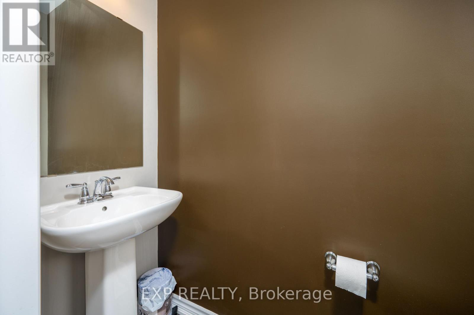 125 Sweetvalley Drive, Ottawa, Ontario  K4A 1A4 - Photo 6 - X12180144