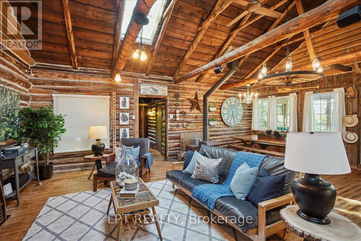 1689 Chief Joseph Snake Road, Georgina Islands (Georgina Island), Ontario  L0E 1R0 - Photo 32 - N12180282