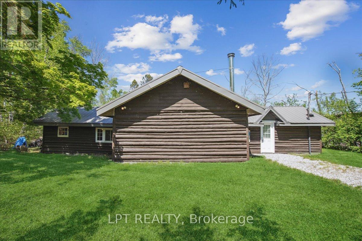 1689 Chief Joseph Snake Road, Georgina Islands (Georgina Island), Ontario  L0E 1R0 - Photo 4 - N12180282