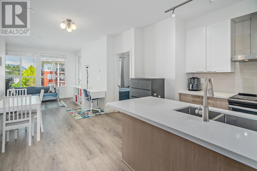 303 611 Regan Avenue, Coquitlam, British Columbia  V3J 0E5 - Photo 1 - R3008356
