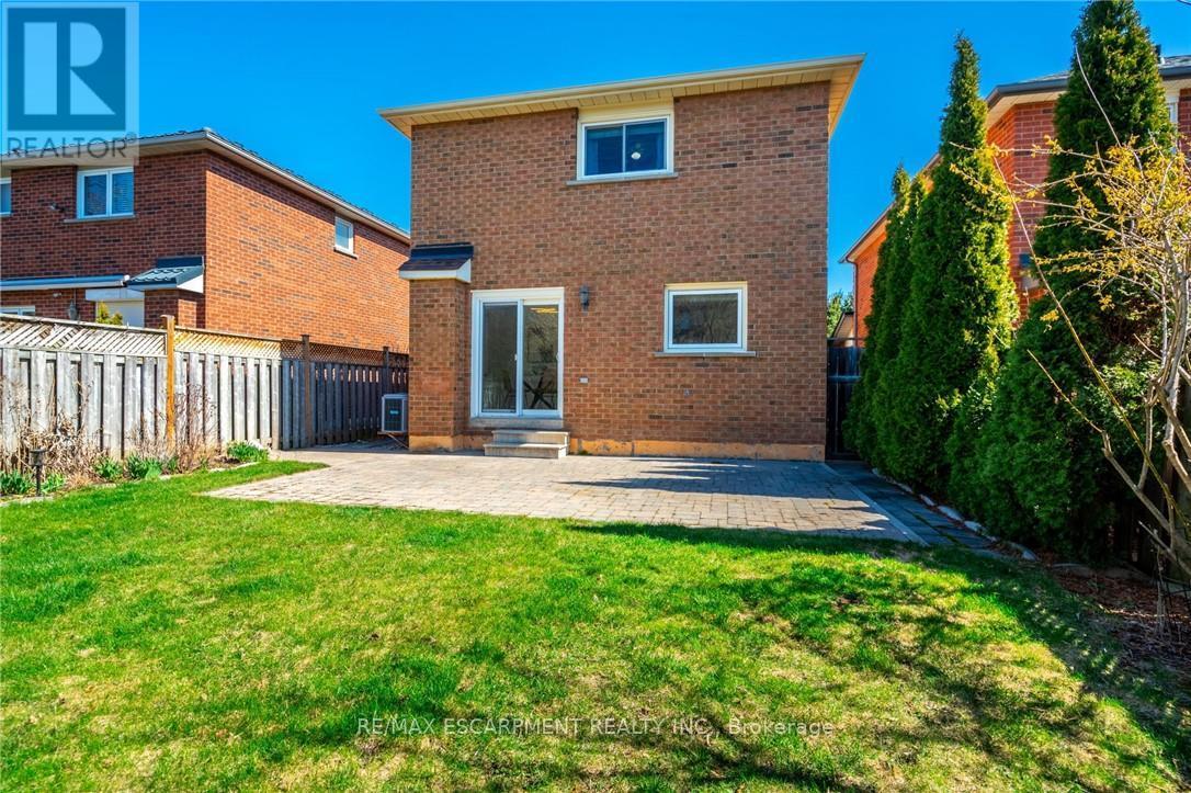 622 Fothergill Boulevard, Burlington, Ontario  L7L 6E3 - Photo 38 - W12180291