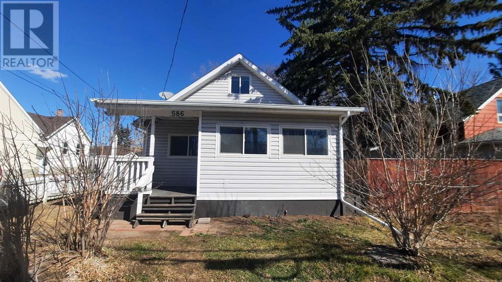 586 2 Avenue W, Drumheller, Alberta  T0J 0Y3 - Photo 1 - A2211053