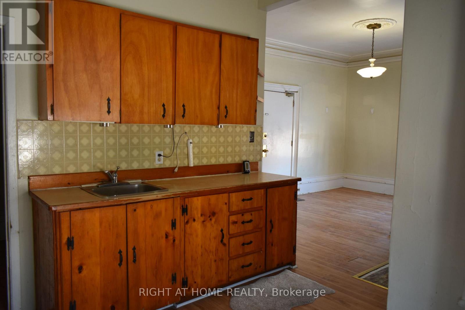 23 Glenelg Street W, Kawartha Lakes, Ontario  K9V 2T9 - Photo 12 - X12180331
