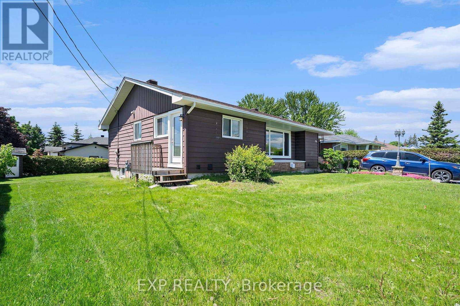 B - 920 Laviolette St Street, Clarence-Rockland, Ontario  K4K 1B1 - Photo 1 - X12180312