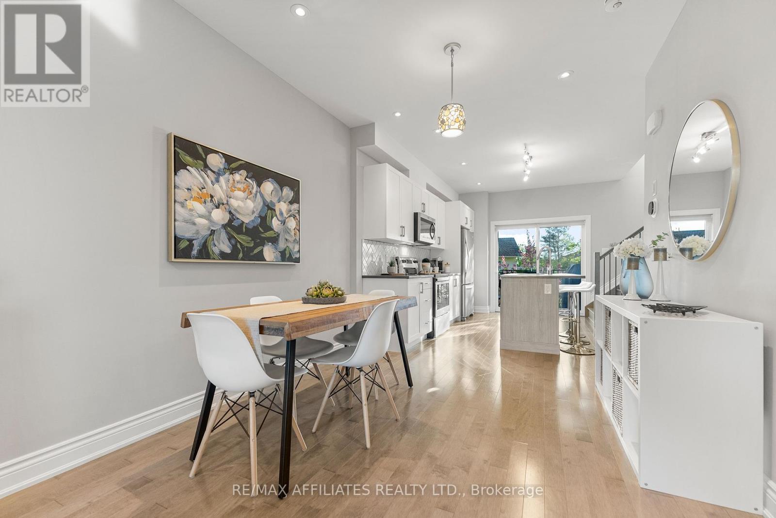 726 Reverie Private, Ottawa, Ontario  K2S 0T9 - Photo 7 - X12180347