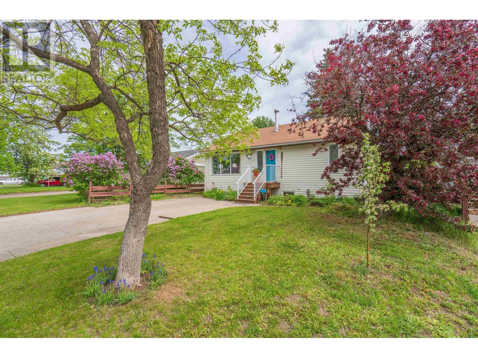 Property at 872 HARPER STREET image 2