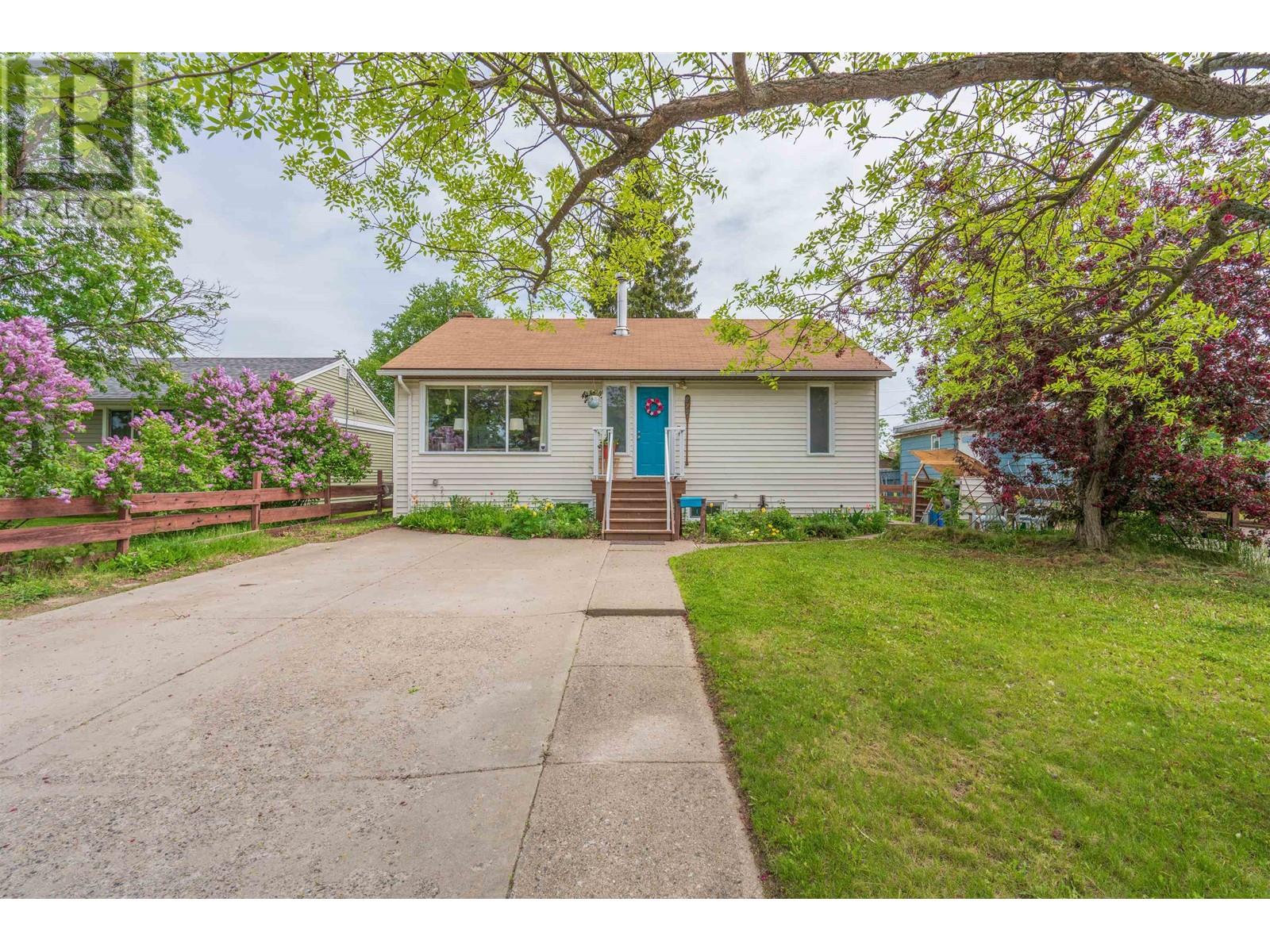 Property at 872 HARPER STREET image 3