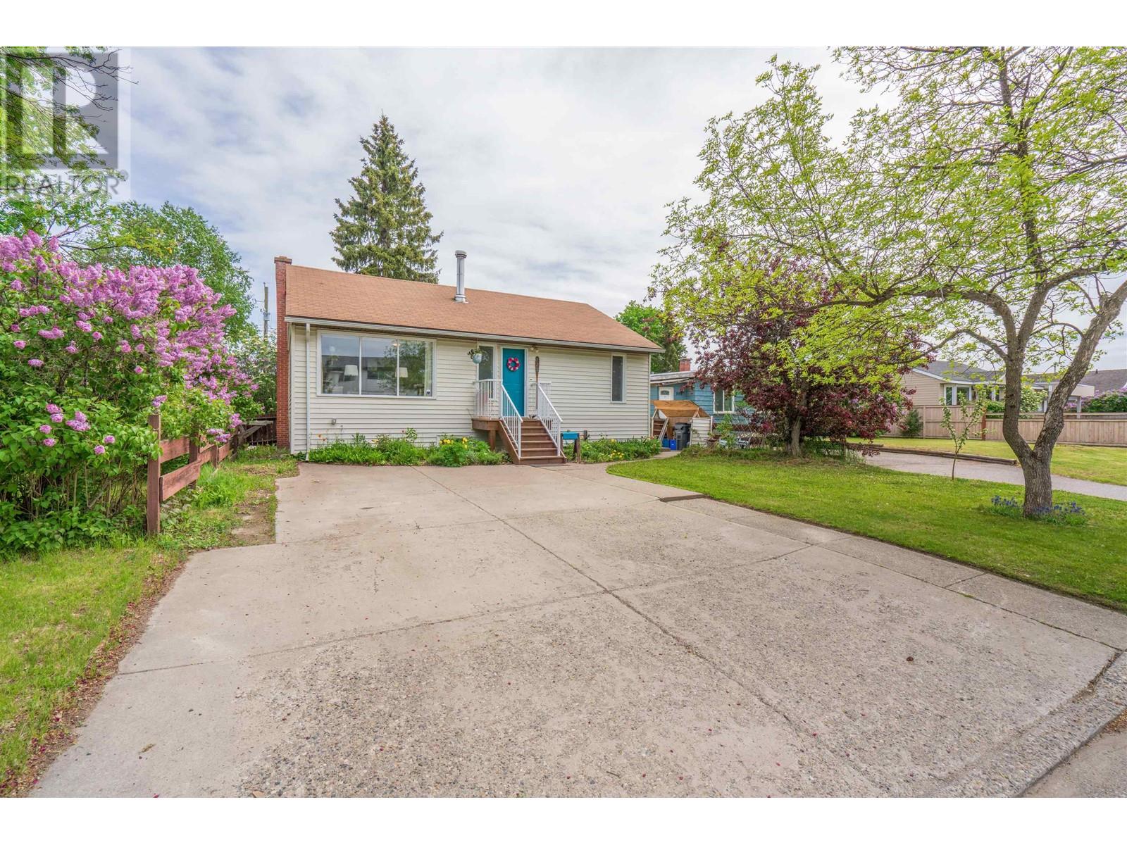 Property at 872 HARPER STREET image 4