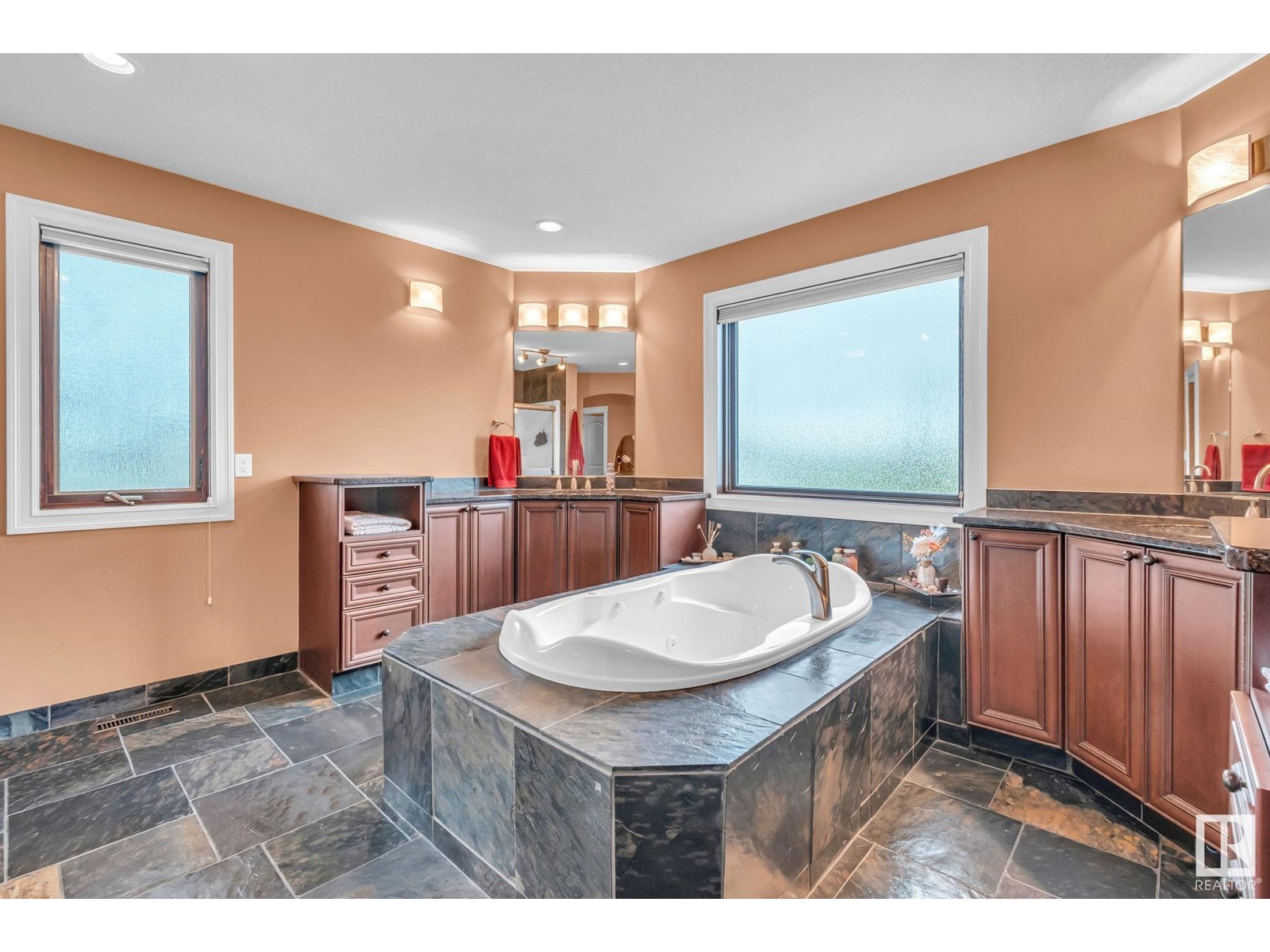 8069 166a Av Nw, Edmonton, Alberta  T5Z 3W1 - Photo 21 - E4438567