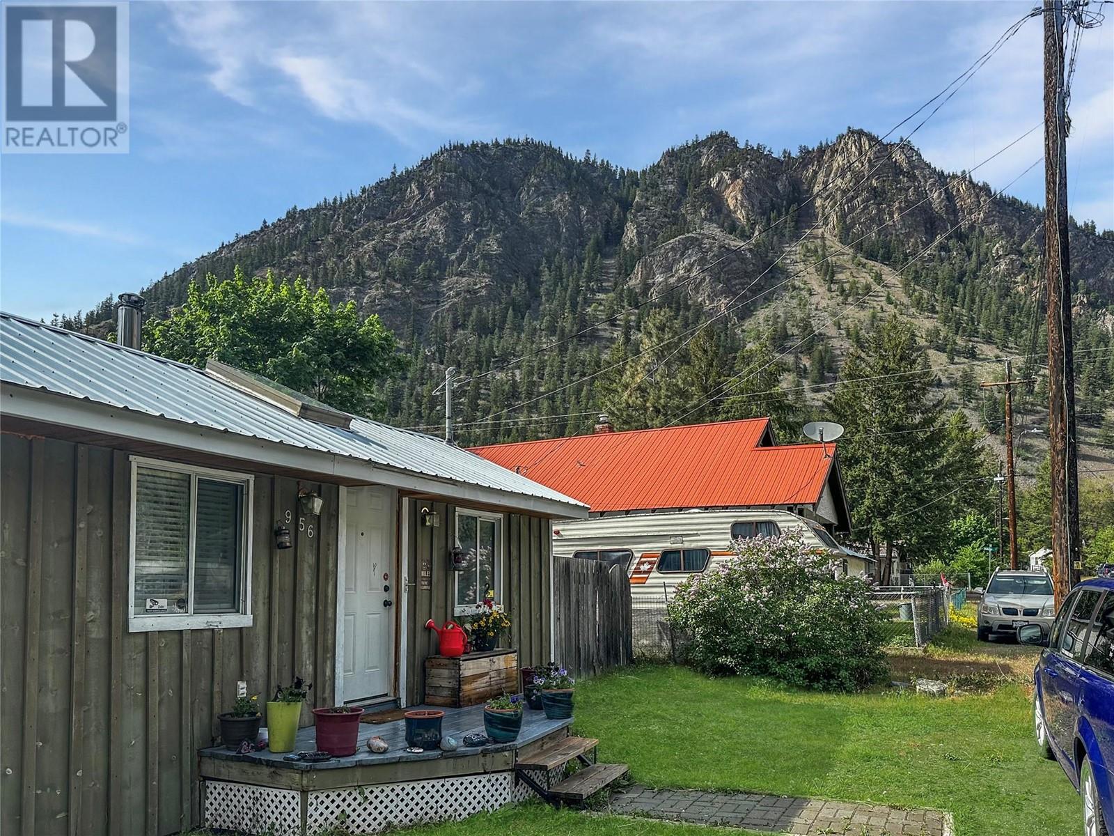 956 Richter Avenue, Hedley, British Columbia  V0X 1K0 - Photo 2 - 10348093
