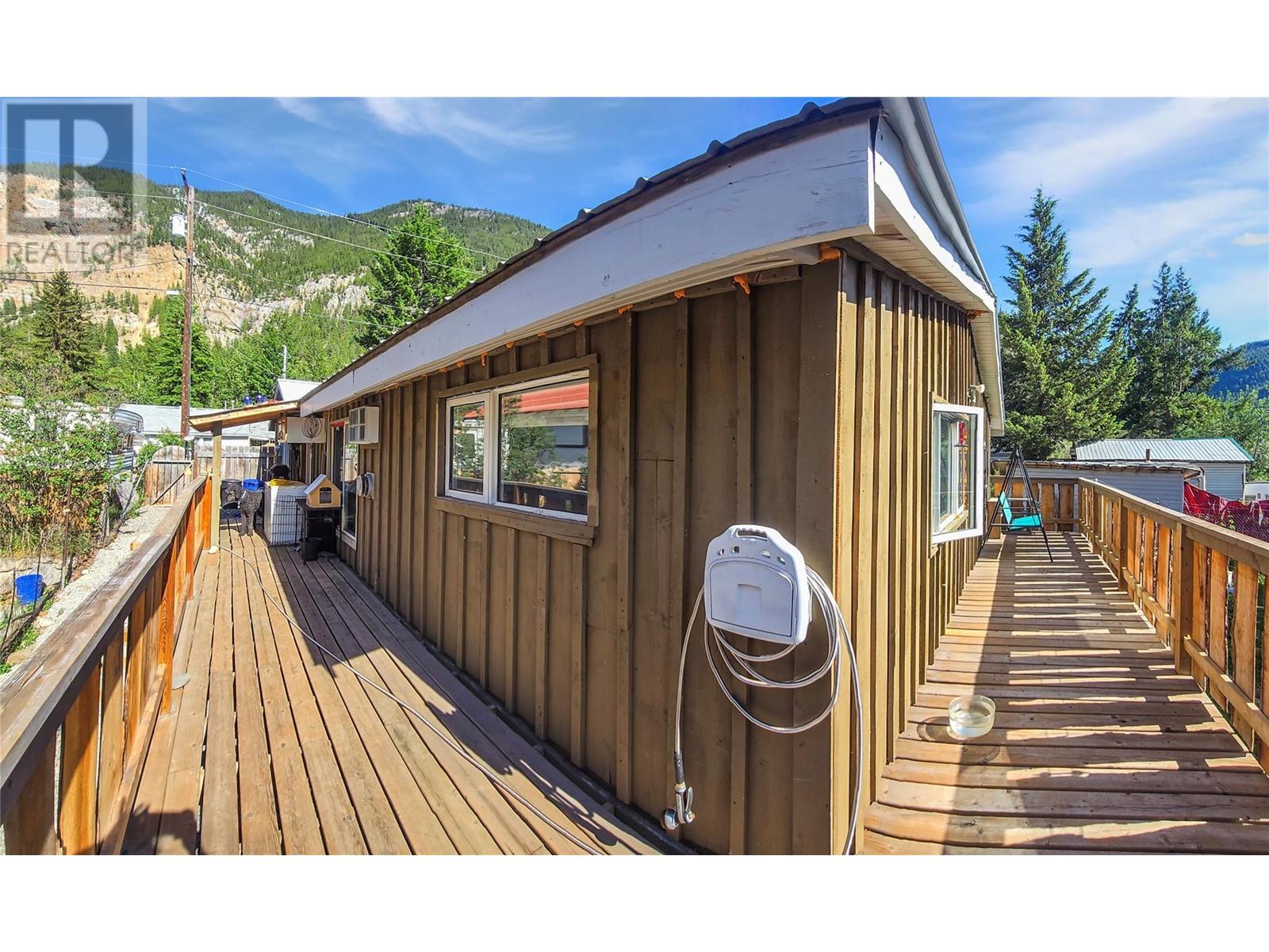 956 Richter Avenue, Hedley, BC V0X1K0