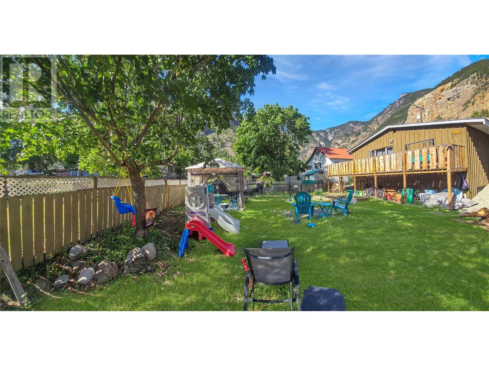 956 Richter Avenue, Hedley, British Columbia  V0X 1K0 - Photo 15 - 10348093