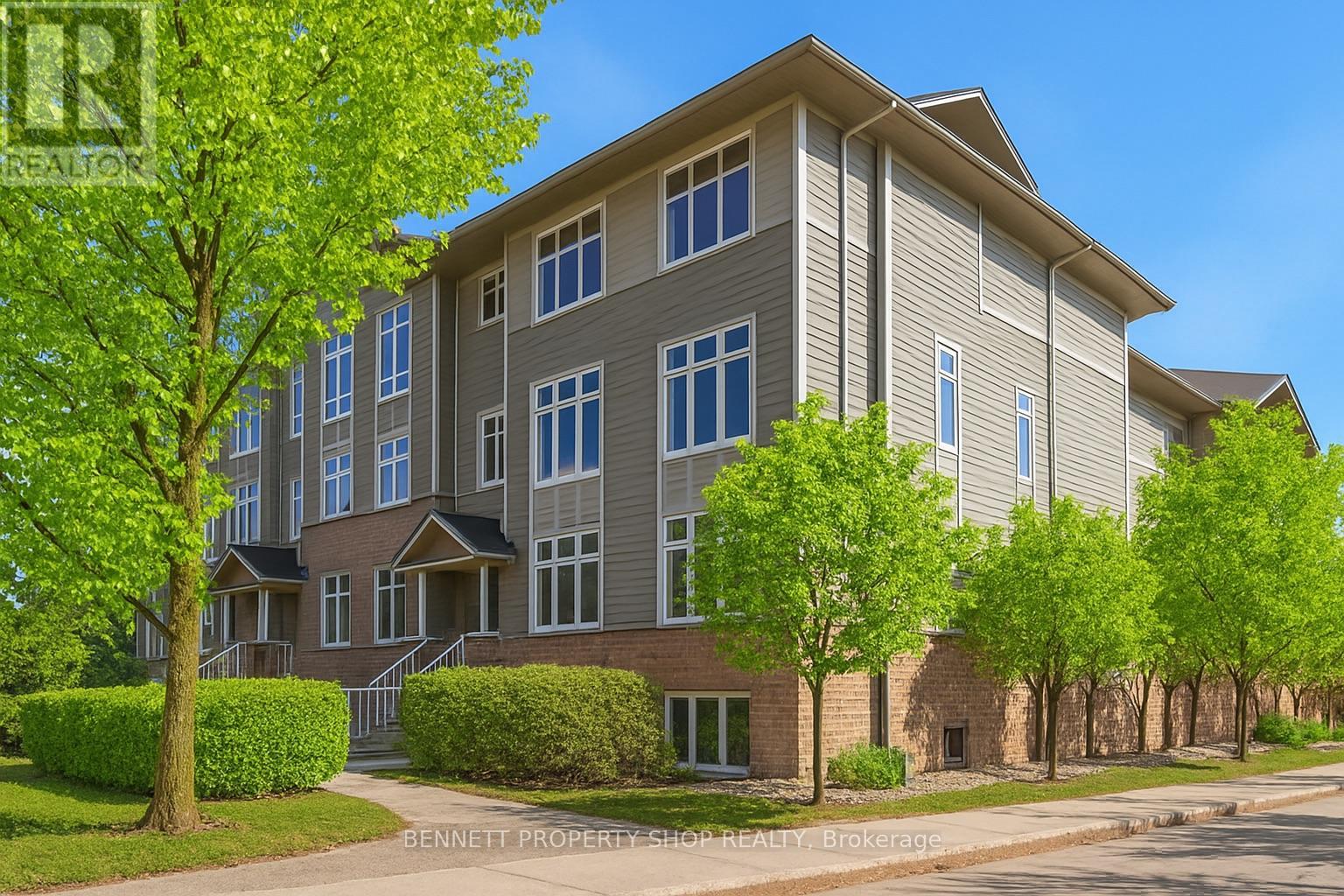 H - 322 Everest Private, Ottawa, Ontario  K1G 4E3 - Photo 1 - X12113366