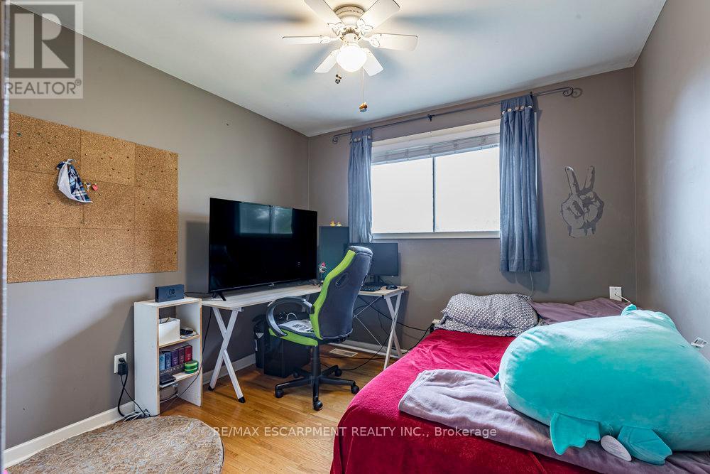 6871 Corwin Crescent, Niagara Falls, Ontario  L2G 2M9 - Photo 12 - X12180322