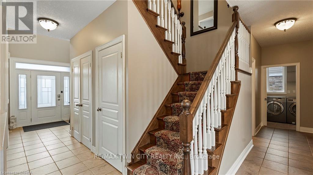 35 Hunter Way, Brantford, Ontario  N3T 6S3 - Photo 11 - X12180338