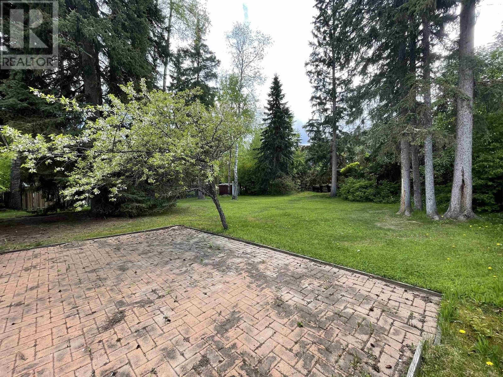 985 Limestone Crescent, Prince George, British Columbia  V2M 4Z3 - Photo 2 - R3008298