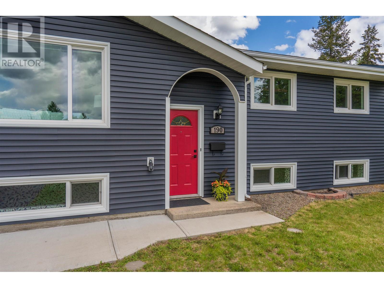 Property at 190 MCKINLEY CRESCENT image 3