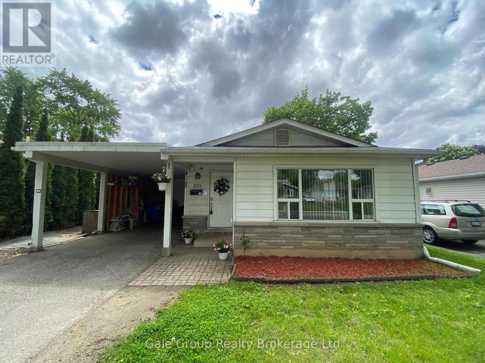 235 HUNTINGDON CRESCENT, Waterloo, Ontario