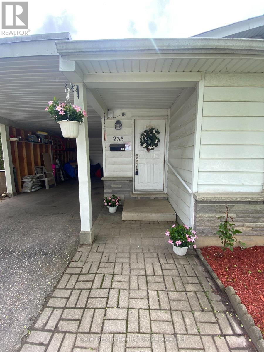 235 Huntingdon Crescent, Waterloo, Ontario  N2L 4P8 - Photo 6 - X12081009
