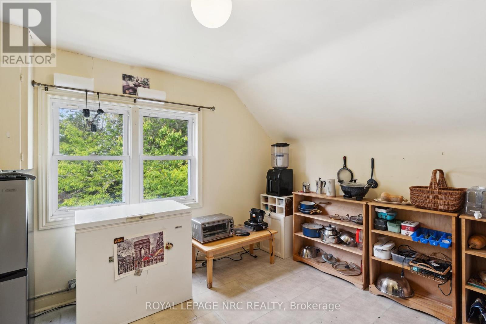 160 Highland Avenue, St. Catharines, Ontario  L2R 4J6 - Photo 13 - X12180378