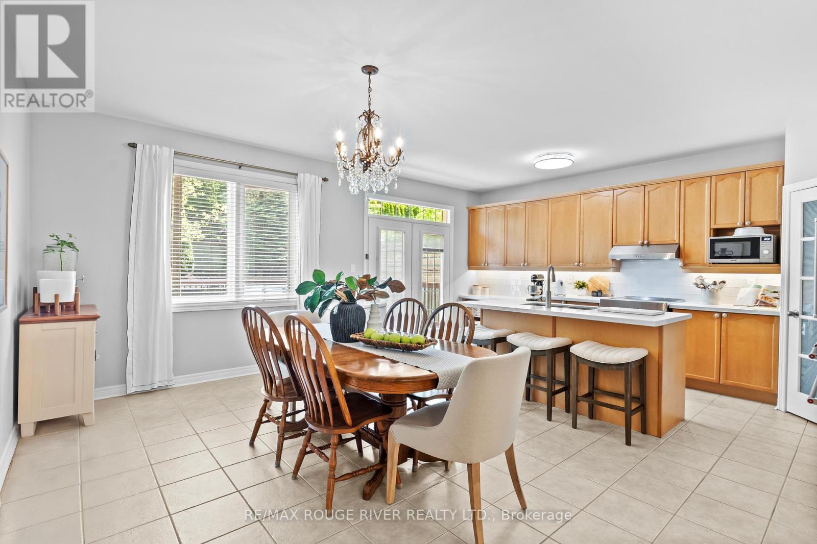 11 Maple Edge Lane, Whitby, Ontario  L1R 2M9 - Photo 12 - E12180368