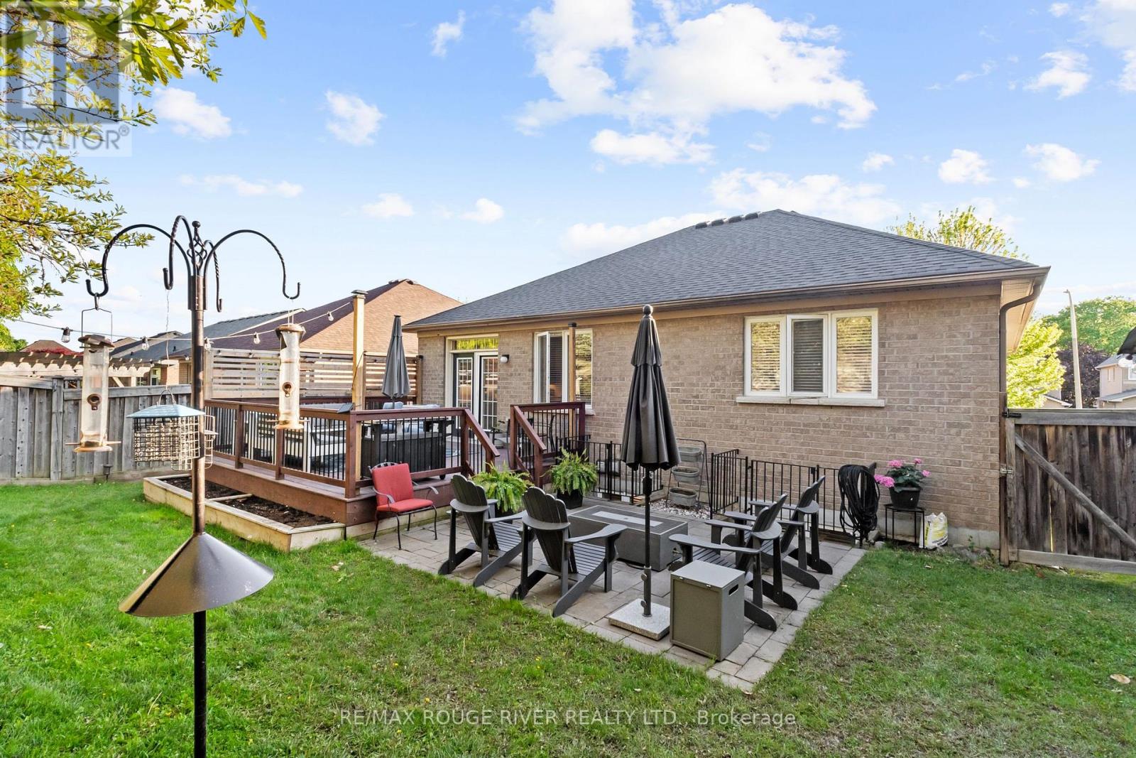 11 Maple Edge Lane, Whitby, Ontario  L1R 2M9 - Photo 37 - E12180368