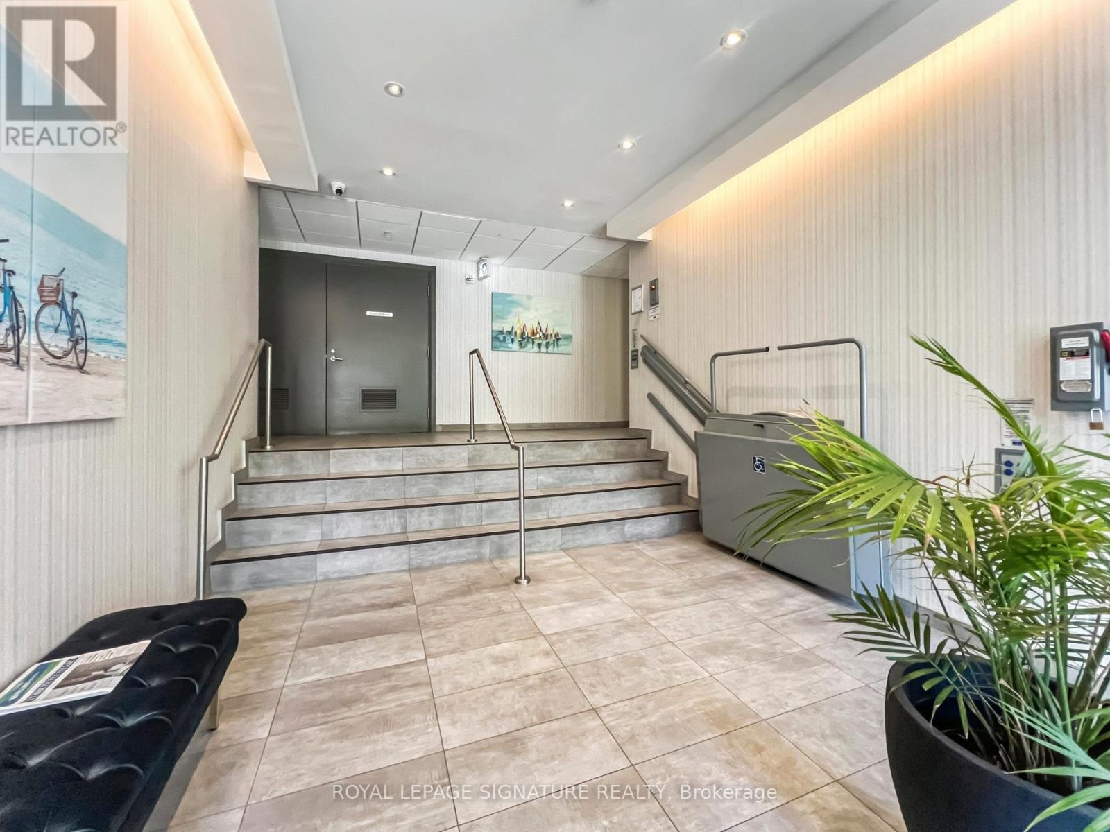 504 - 580 Kingston Road E, Toronto, Ontario  M4E 1P9 - Photo 3 - E12180369