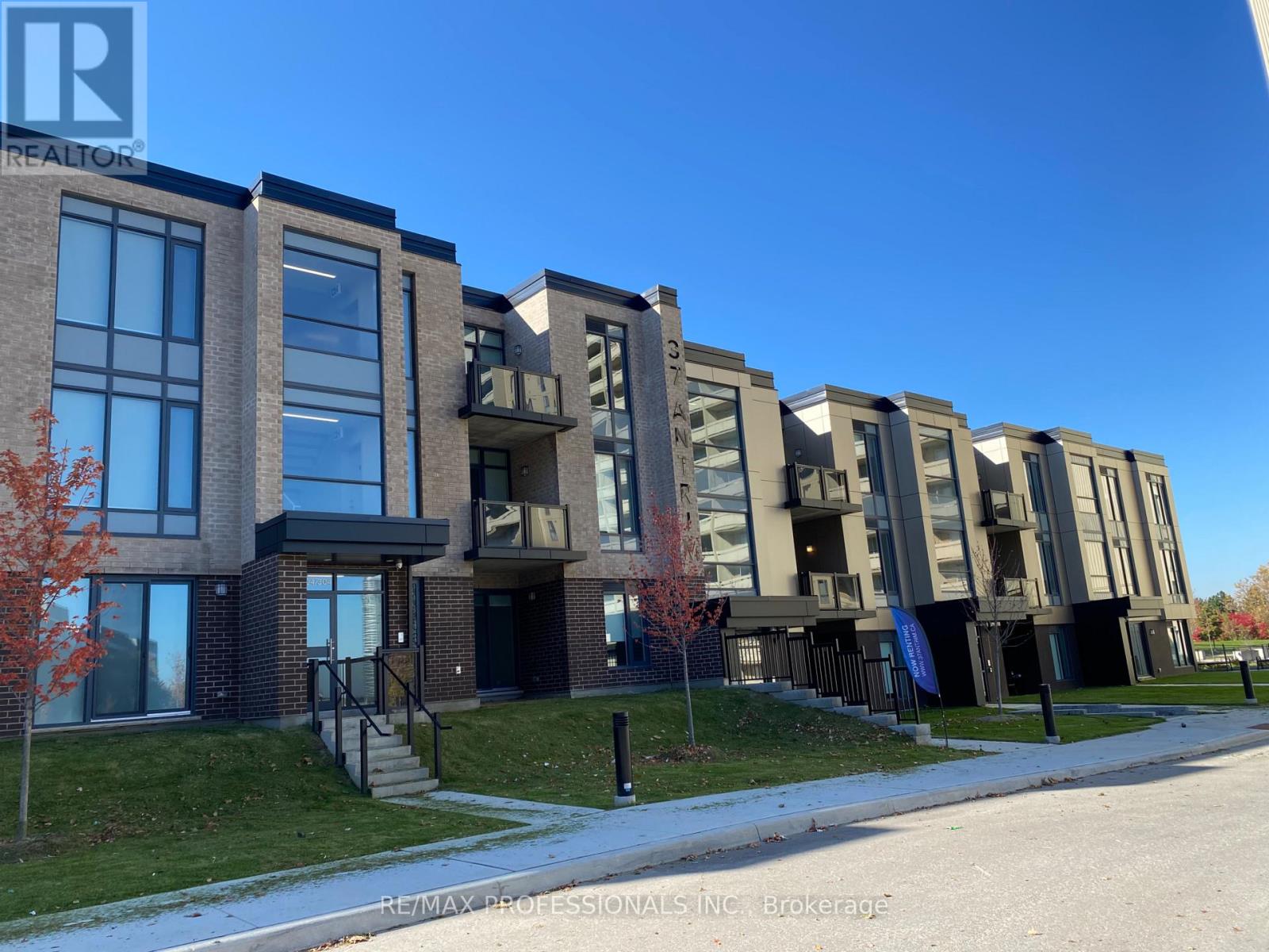 307 - 37 Antrim Crescent, Toronto, Ontario  M1P 0E8 - Photo 2 - E12180374
