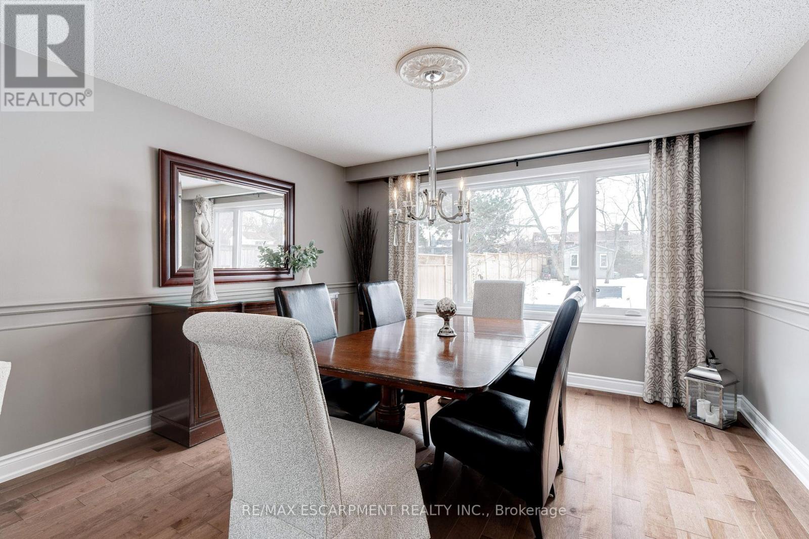 2174 Belgrave Court, Burlington, Ontario  L7P 3R5 - Photo 8 - W12180366
