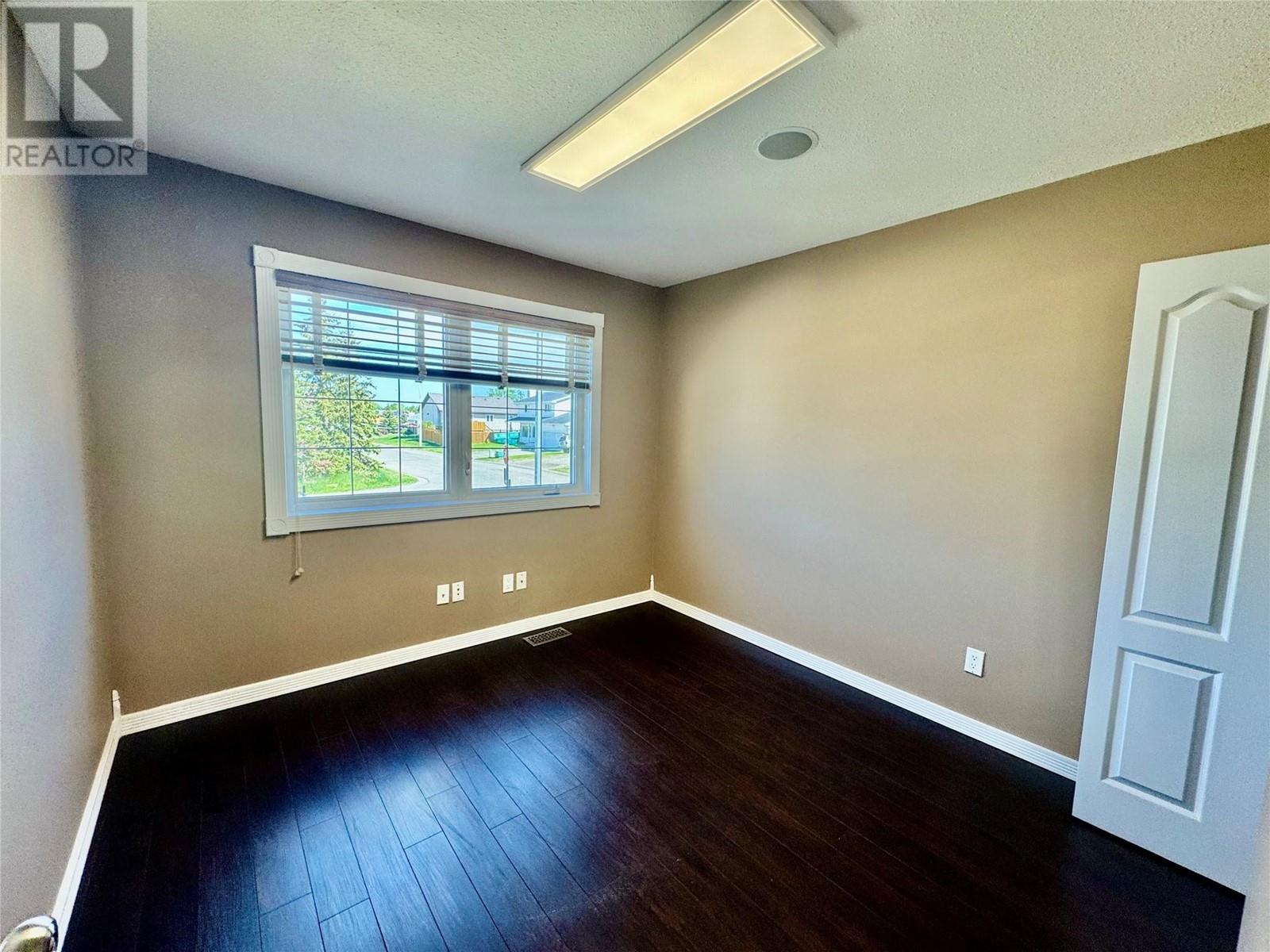 1836 Willowbrook Crescent, Dawson Creek, BC V1G2P9