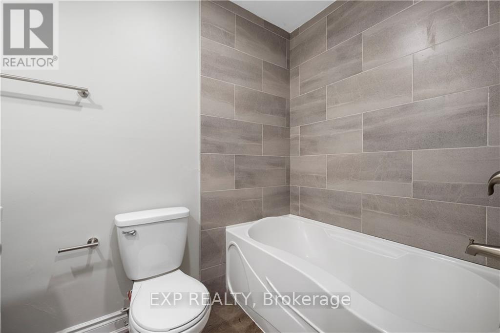 Upper - 8059 Aintree Drive, Niagara Falls, Ontario  L2H 1V3 - Photo 7 - X12180386