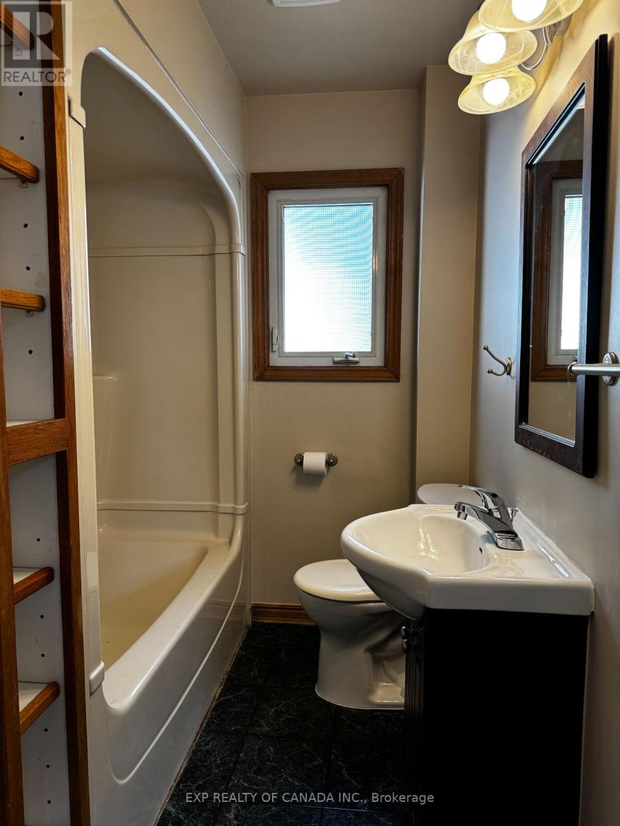 13 Premier Avenue W, Kirkland Lake (Kl & Area), Ontario  P2N 2S5 - Photo 7 - T12073422