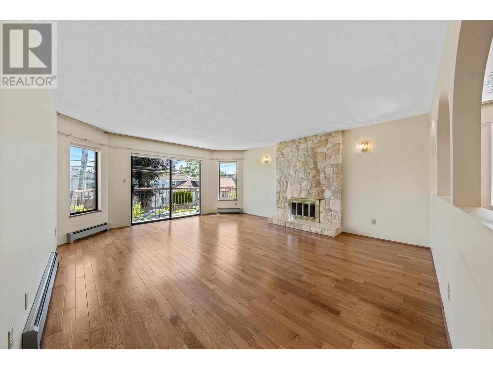 8285 12th Avenue, Burnaby, British Columbia  V3N 2L5 - Photo 4 - R3008667