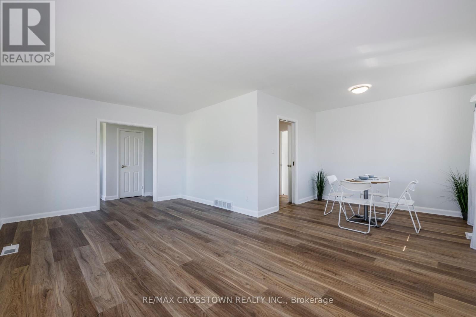 105 Eccles Street N, Barrie (Queen's Park), Ontario  L4N 1Y6 - Photo 12 - S12172118