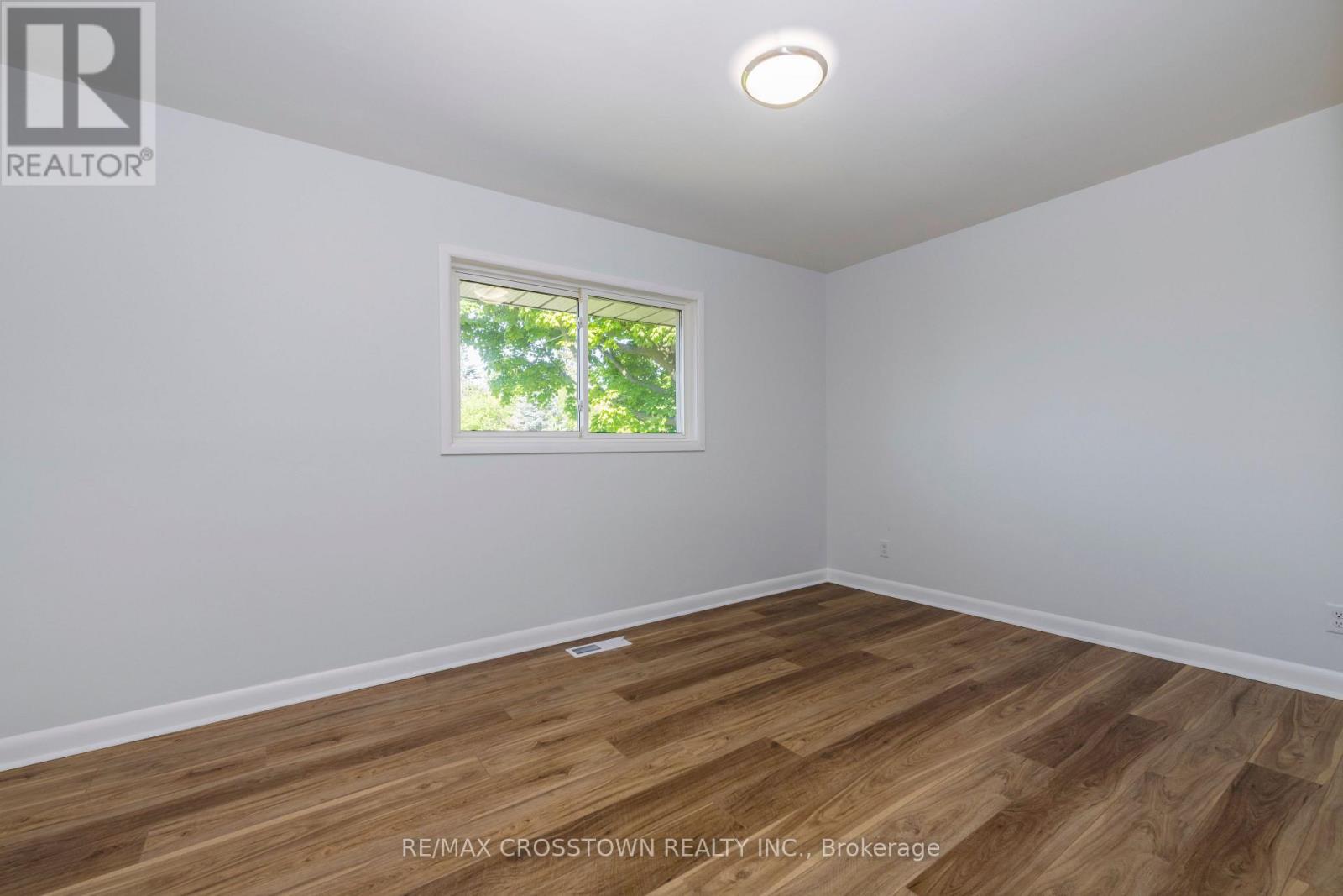 105 Eccles Street N, Barrie, Ontario  L4N 1Y6 - Photo 18 - S12172118