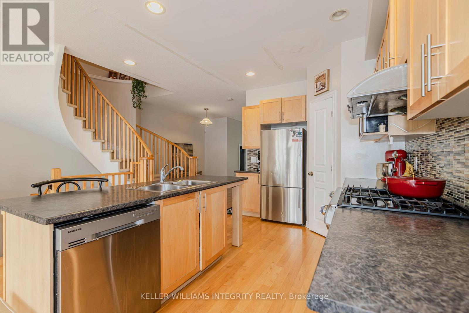 564 Remnor Avenue, Ottawa, Ontario  K2T 0A5 - Photo 14 - X12176631