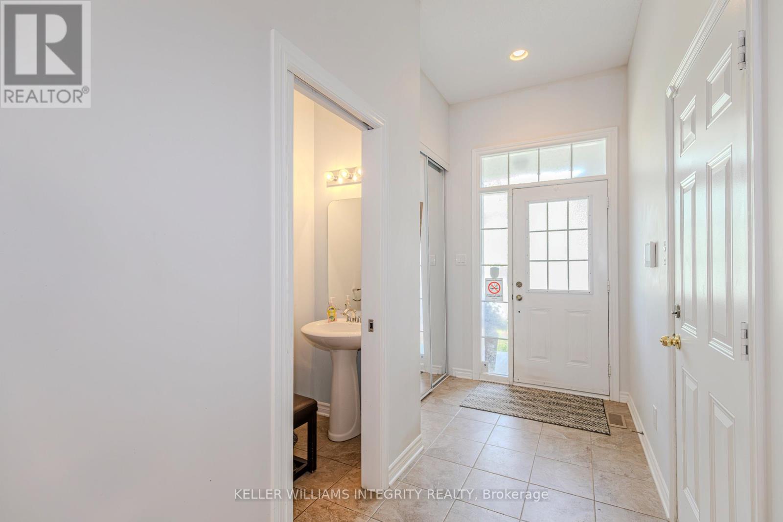 564 Remnor Avenue, Ottawa, Ontario  K2T 0A5 - Photo 4 - X12176631