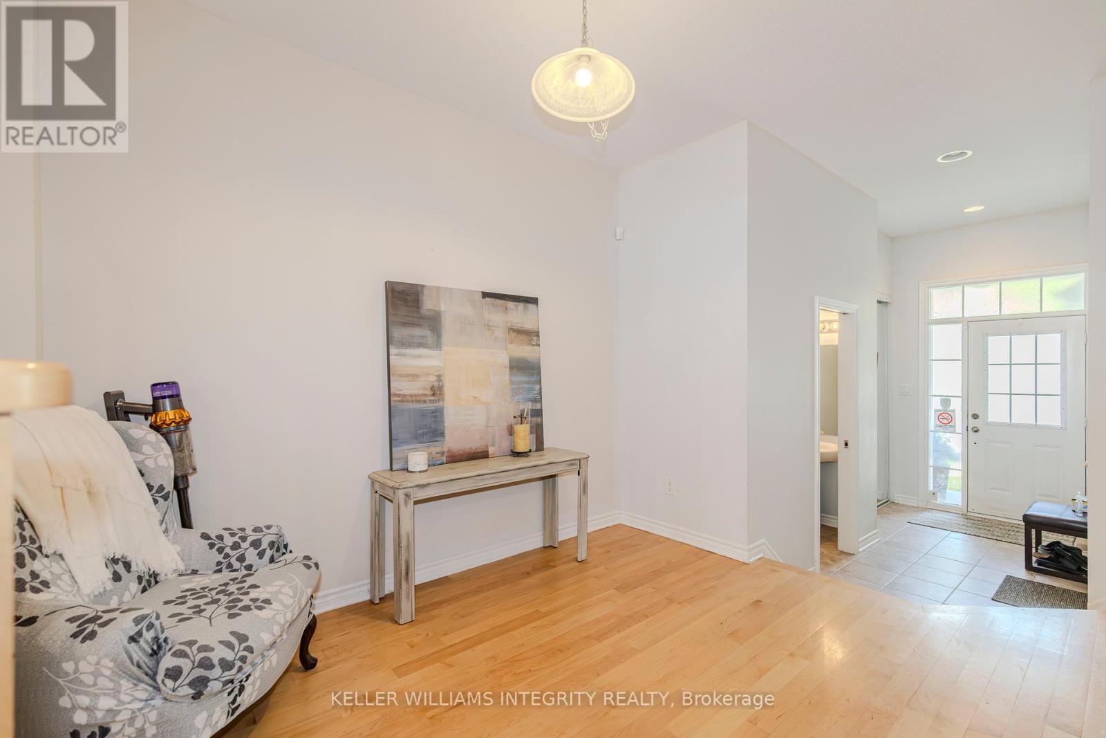 564 Remnor Avenue, Ottawa, Ontario  K2T 0A5 - Photo 5 - X12176631